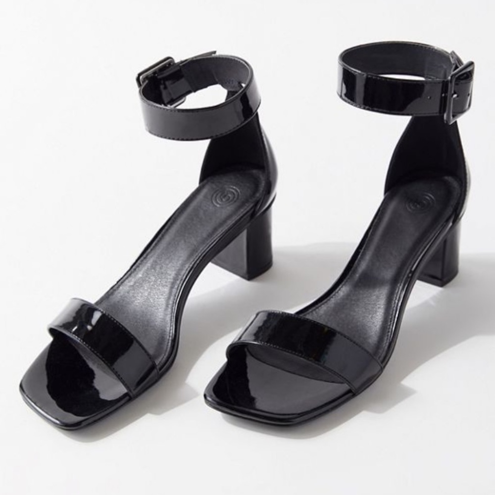 BRAND NEW Urban Outfitters Luna Patent Heel